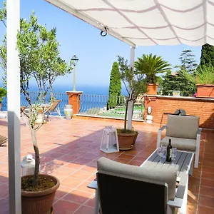 Athena ** Taormina